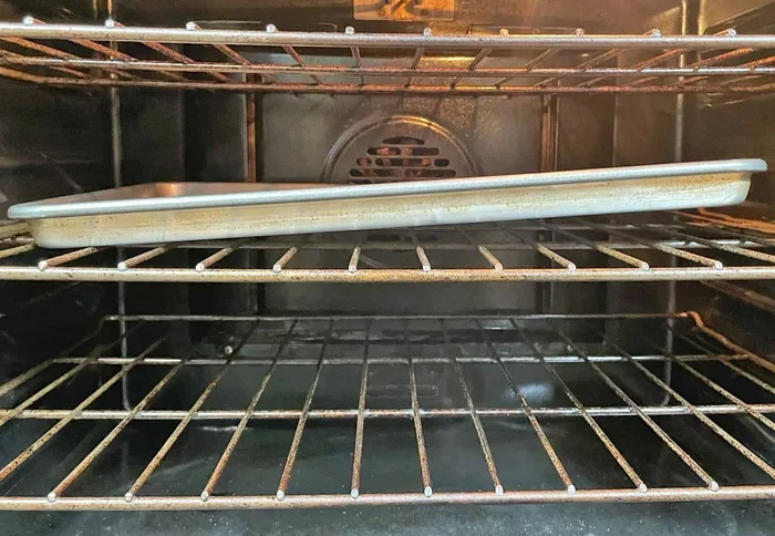 Why Does My Baking Pan Bent In The Very Hot Oven Today