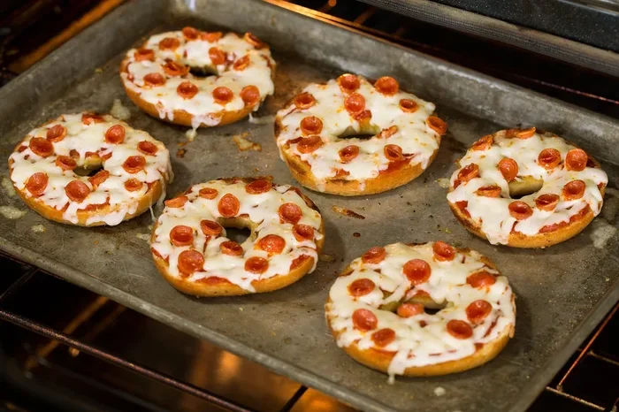 How Long Do Pizza Bagels Go In The Oven For Best Results
